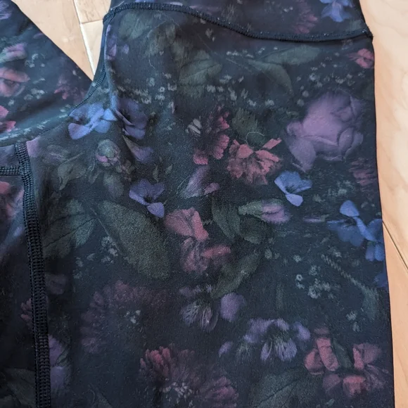 Lululemon floral leggings Wunder Under - Picture 4 of 8